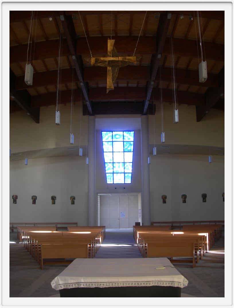 12 - Dall'altare